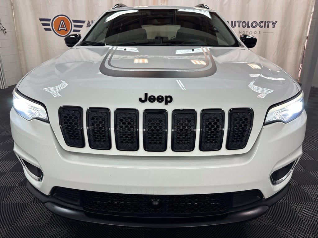Used 2022 Jeep Cherokee Latitude AWD/4WD image 3