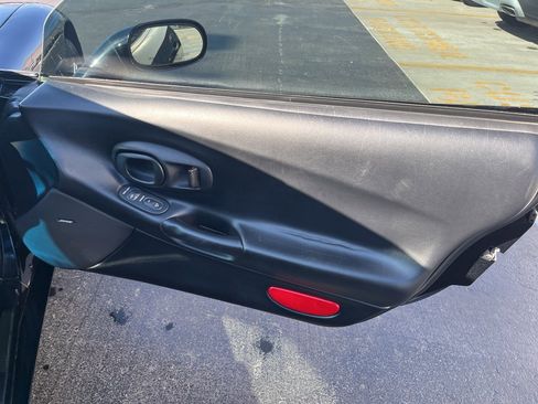 Used 1998 Chevrolet Corvette Coupe w/ Memory Pkg image 23