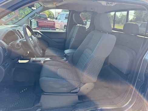 Used 2016 Nissan Frontier SV AWD/4WD image 9