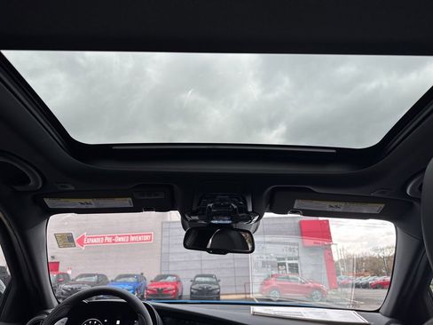 New 2025 Alfa Romeo Giulia AWD w/ Veloce Package AWD image 16