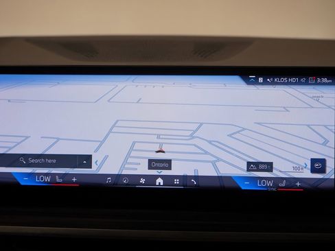 Used 2024 BMW X5 sDrive40i w/ M Sport Package image 12