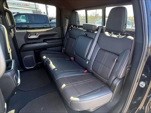 Used 2023 Chevrolet Silverado 1500 High Country w/ Technology Package image 25