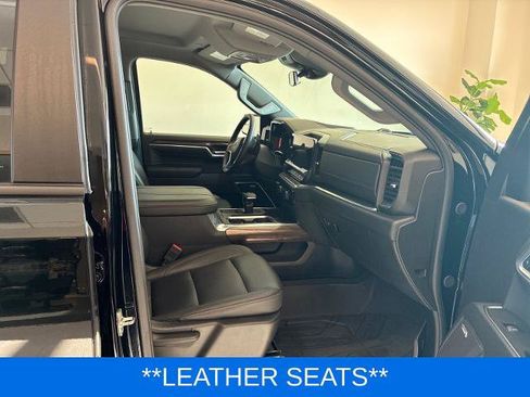 Used 2025 Chevrolet Silverado 1500 RST w/ Convenience Package II AWD/4WD image 8