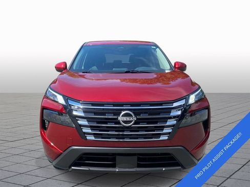Used 2025 Nissan Rogue SV FWD image 2