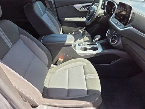Used 2025 Chevrolet Blazer LT FWD image 13
