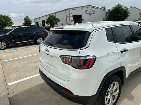 Used 2025 Jeep Compass Sport AWD/4WD image 4
