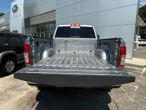 Used 2024 RAM 2500 Tradesman w/ Chrome Appearance Group AWD/4WD image 6