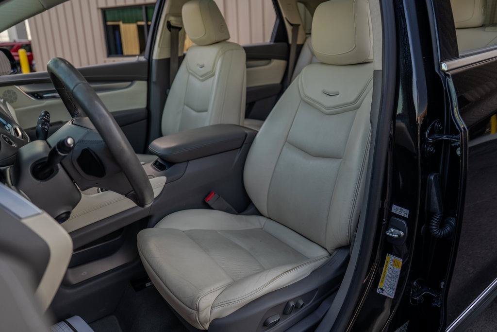 Used 2018 Cadillac XT5 Luxury w/ Driver Awareness Package FWD image 14