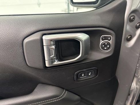 Used 2020 Jeep Wrangler Unlimited Sahara w/ Uconnect 4C Nav & Sound Group image 16