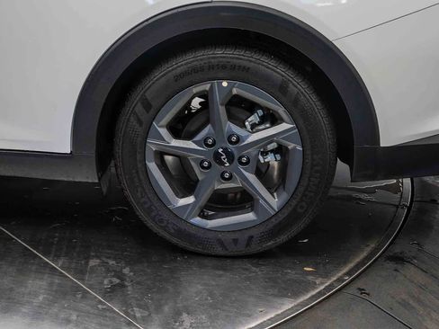 Used 2025 Kia K4 FWD image 10