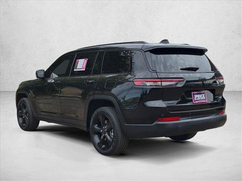 Used 2024 Jeep Grand Cherokee L Limited w/ Black Appearance Package AWD/4WD image 7