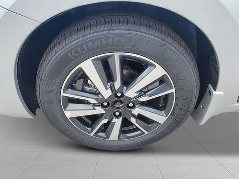 New 2025 Nissan Versa SV w/ Trunk Package image 9