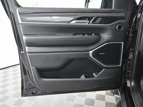 Used 2022 Jeep Wagoneer Series III image 20