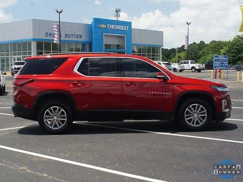 Certified 2023 Chevrolet Traverse LT w/ Rear Camera Mirror Package image 19