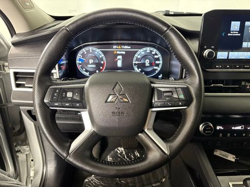 Used 2024 Mitsubishi Outlander SE image 26