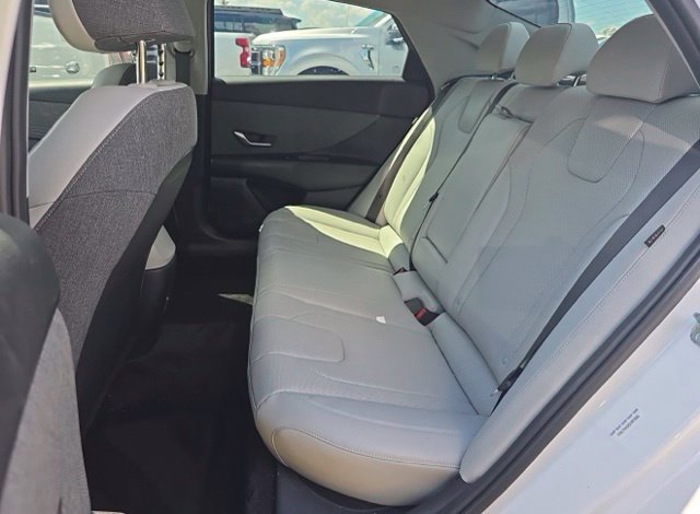 Used 2025 Hyundai Elantra Limited FWD image 14