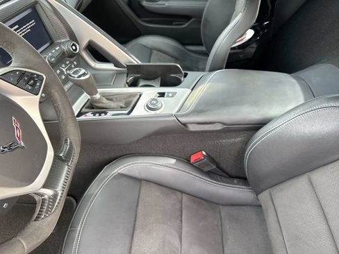 Used 2019 Chevrolet Corvette Stingray Coupe RWD image 24