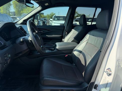Used 2024 Honda Ridgeline Black Edition image 13