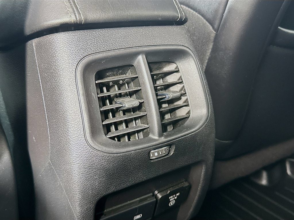 Used 2020 Jeep Cherokee Limited AWD/4WD image 30