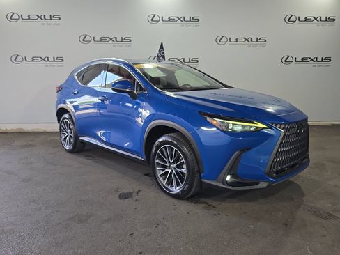Used 2023 Lexus NX 250 FWD w/ Premium Package image 3
