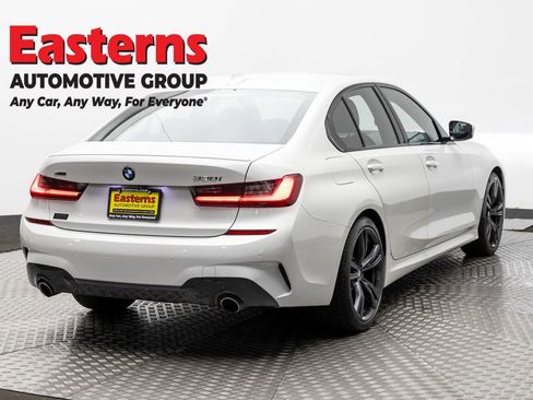 Used 2022 BMW 330i xDrive Sedan w/ M Sport Package image 5