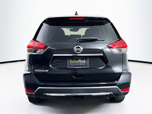 Used 2020 Nissan Rogue S FWD image 7