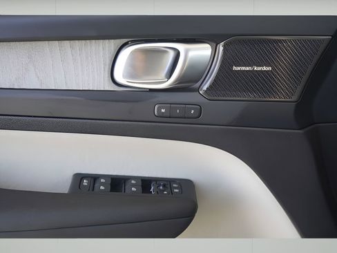 New 2026 Volvo XC40 B5 Ultra w/ Climate Package image 10