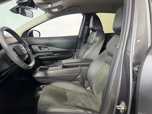 Used 2024 Nissan Ariya FWD image 20