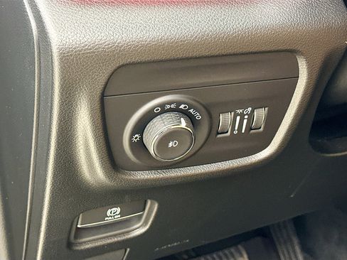 Used 2025 Jeep Grand Cherokee L Summit w/ Obsidian Package AWD/4WD image 10