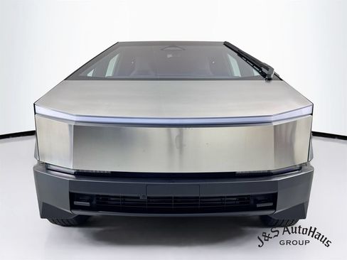 Used 2026 Tesla Cybertruck AWD Crew Cab image 2