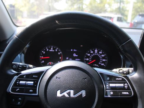 Certified 2023 Kia Seltos S w/ Navigation Package FWD image 24