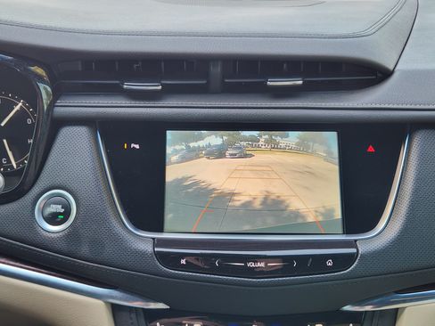 Used 2018 Cadillac XT5 Luxury w/ Driver Awareness Package FWD image 20