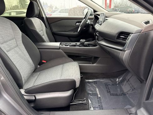Used 2023 Nissan Rogue SV image 25