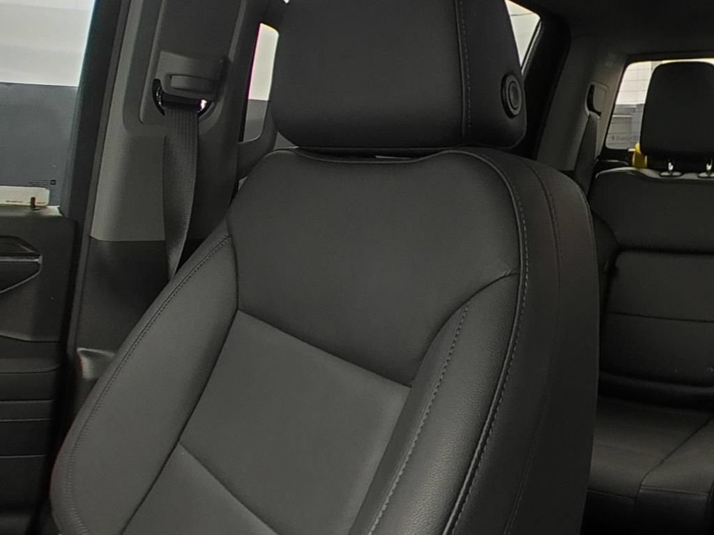 Used 2024 Chevrolet Silverado 1500 LT Trail Boss w/ Convenience Package II AWD/4WD image 9