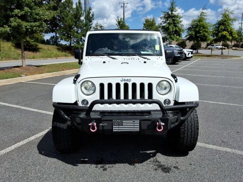Used 2014 Jeep Wrangler Unlimited Sahara w/ Connectivity Group AWD/4WD image 2