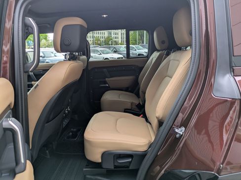 New 2026 Land Rover Defender 130 X-Dynamic SE AWD/4WD image 26