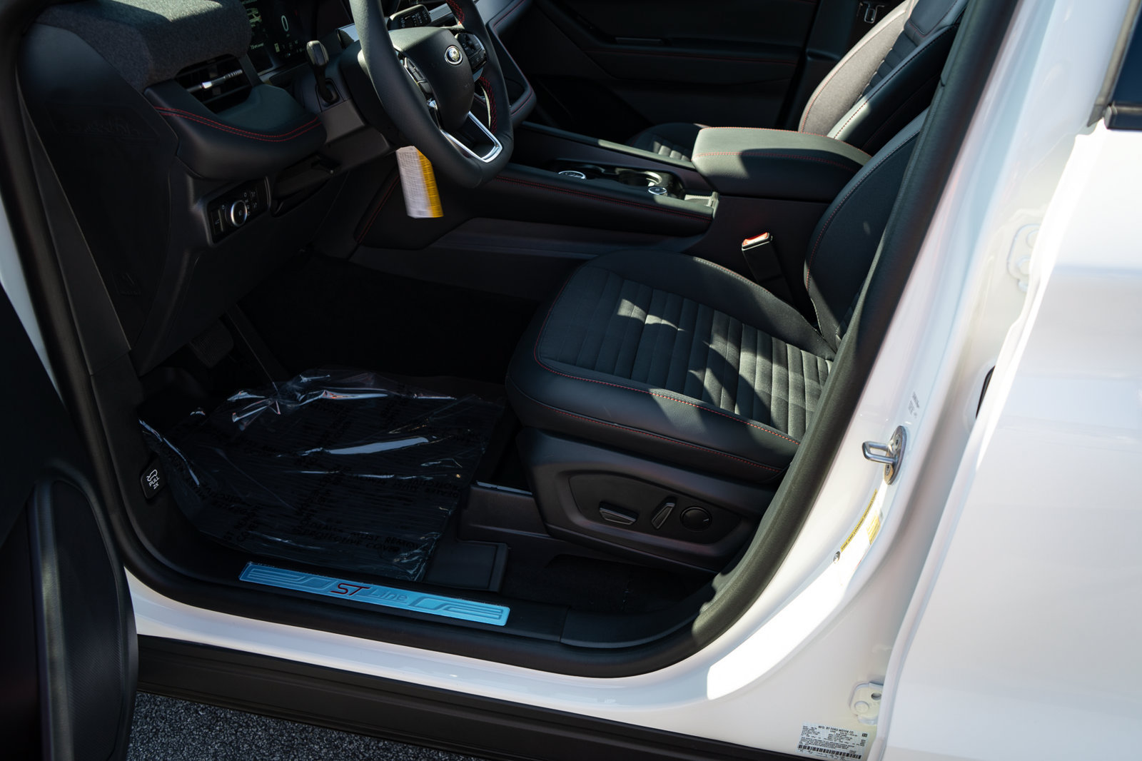 New 2027 Ford Explorer ST-Line w/ Premium Package AWD/4WD image 18