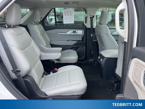 Certified 2025 Ford Explorer Active w/ Active Comfort Package image 20