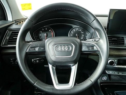 Used 2023 Audi Q5 2.0T Premium w/ Convenience Package image 9