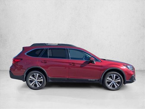 Used 2018 Subaru Outback 3.6R Limited image 4