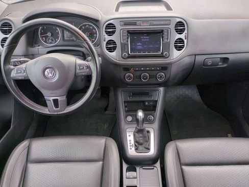 Used 2017 Volkswagen Tiguan S image 33