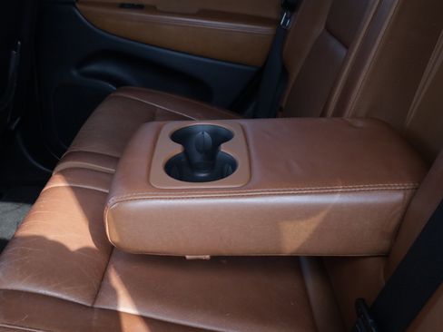 Used 2012 Jeep Grand Cherokee Overland w/ Mopar Chrome Edition Group image 12