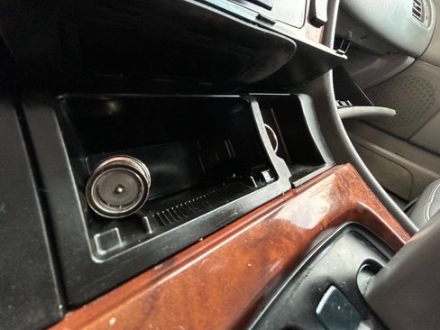 Used 2000 Toyota Avalon XLS image 19