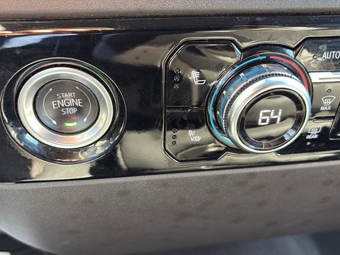 Used 2024 GMC Sierra 1500 SLT image 27