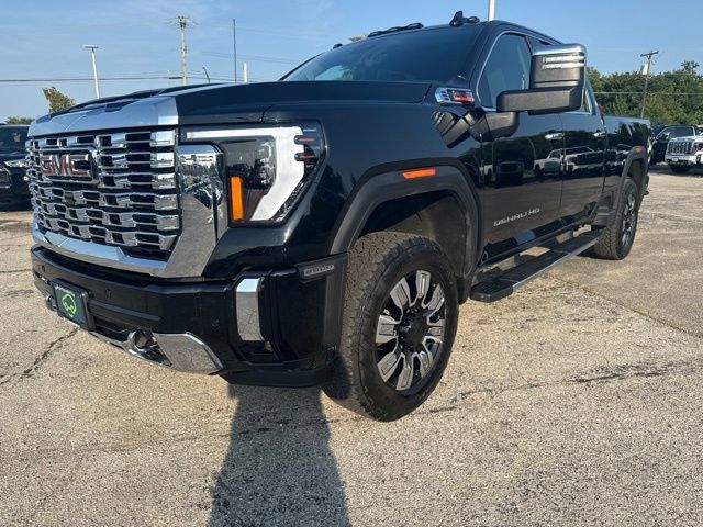 Used 2024 GMC Sierra 2500 Denali w/ Denali Reserve Package AWD/4WD image 1