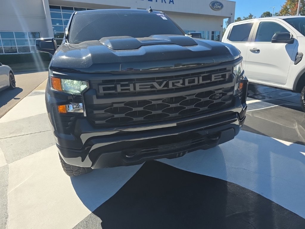 Used 2024 Chevrolet Silverado 1500 Custom Trail Boss w/ Midnight Edition AWD/4WD image 8