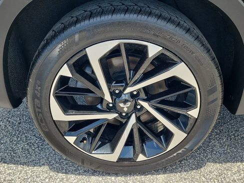 Used 2024 Mitsubishi Outlander SE AWD/4WD image 5