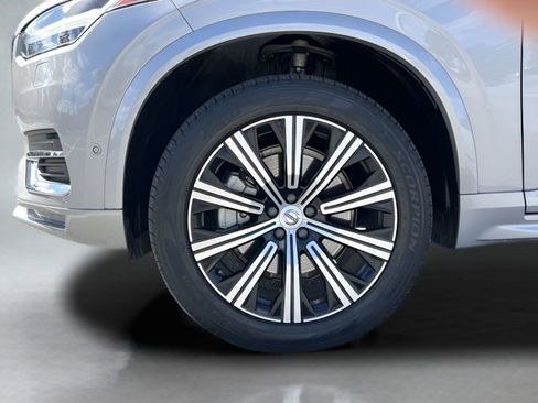 Used 2024 Volvo XC90 B5 Plus image 10