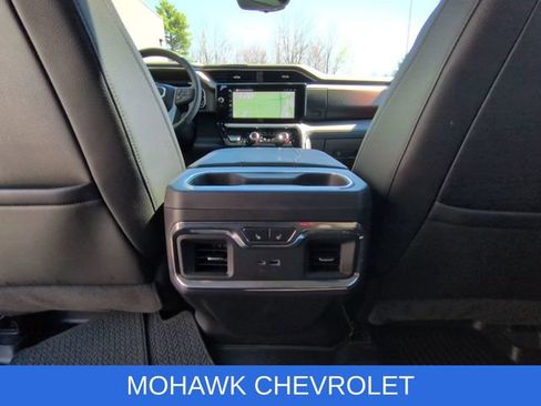 Used 2025 GMC Sierra 1500 Denali w/ Technology Package AWD/4WD image 23