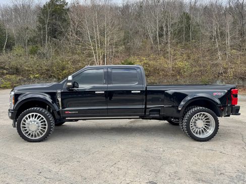 Used 2024 Ford F450 Limited w/ FX4 Off-Road Package image 8